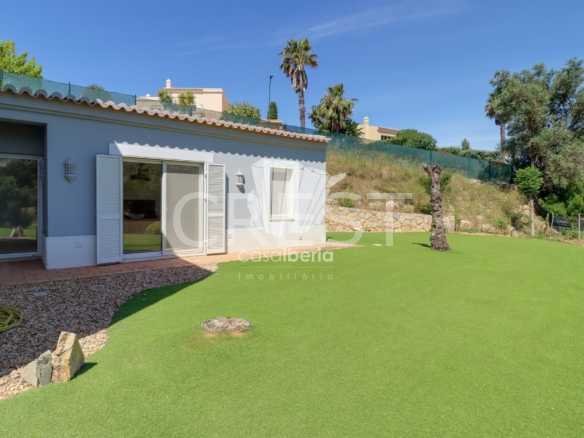 Relaxing Family Sanctuary House in Faro  with 3 bedrooms