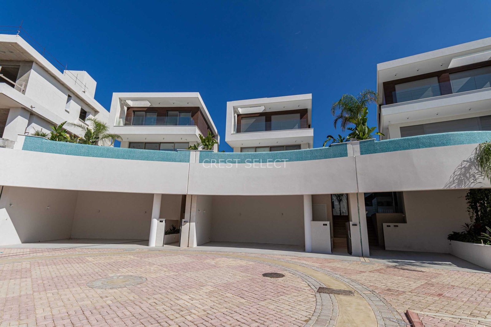 Stylish Family Oasis Villas / Houses in Kissonerga with 5 bedrooms