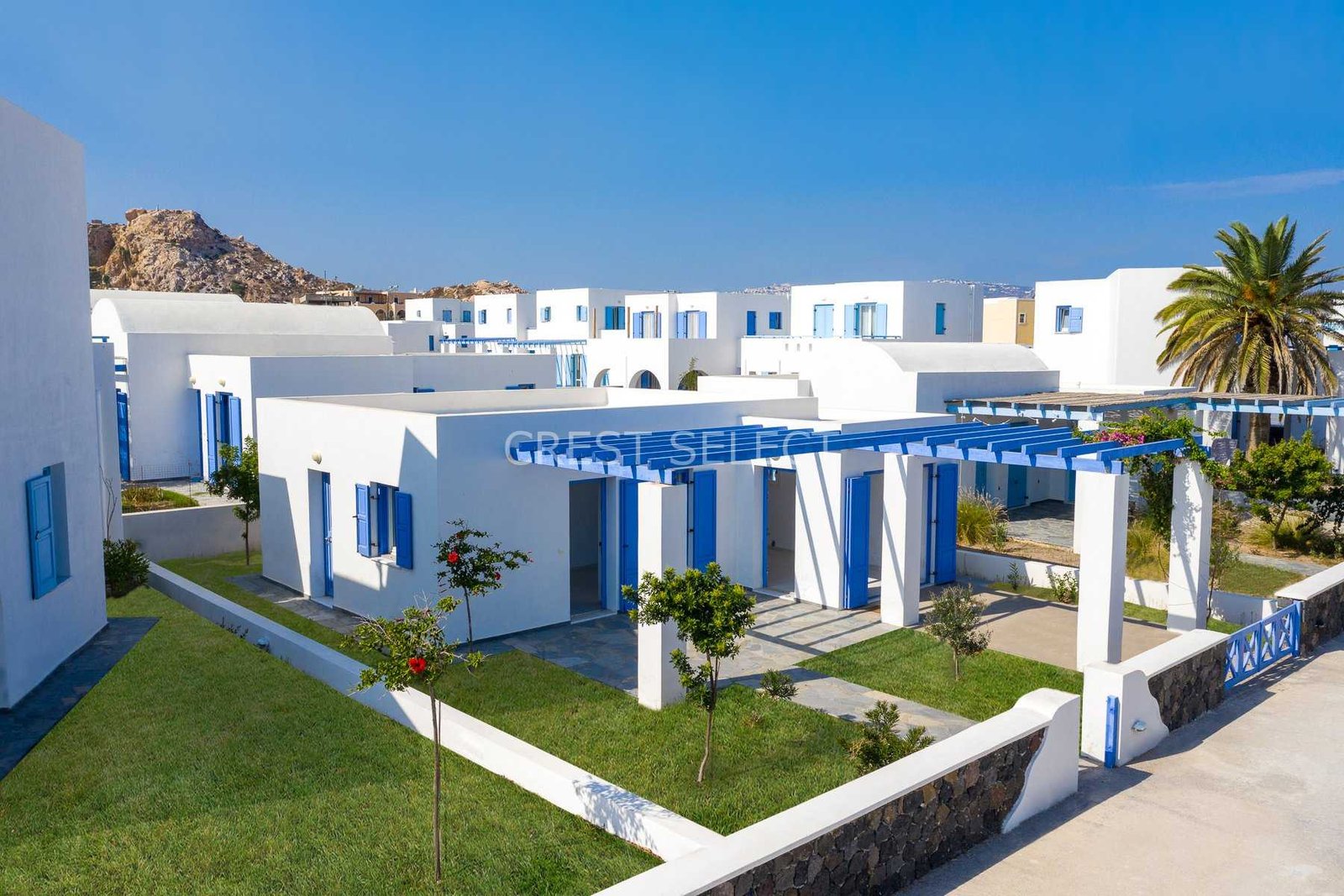 Desirable Villas / Houses in Santorini with 2.5 bedrooms