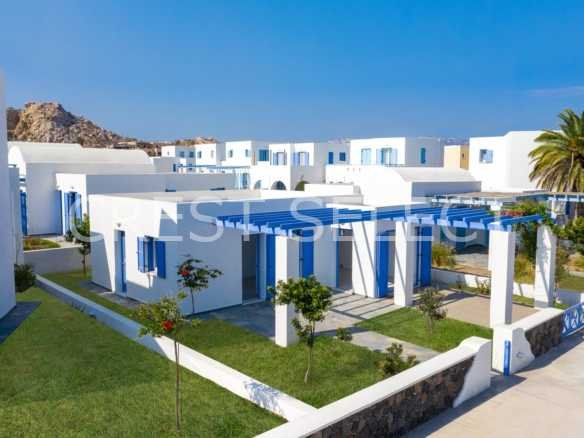 Stylish Villas / Houses in Santorini with 2.5 bedrooms