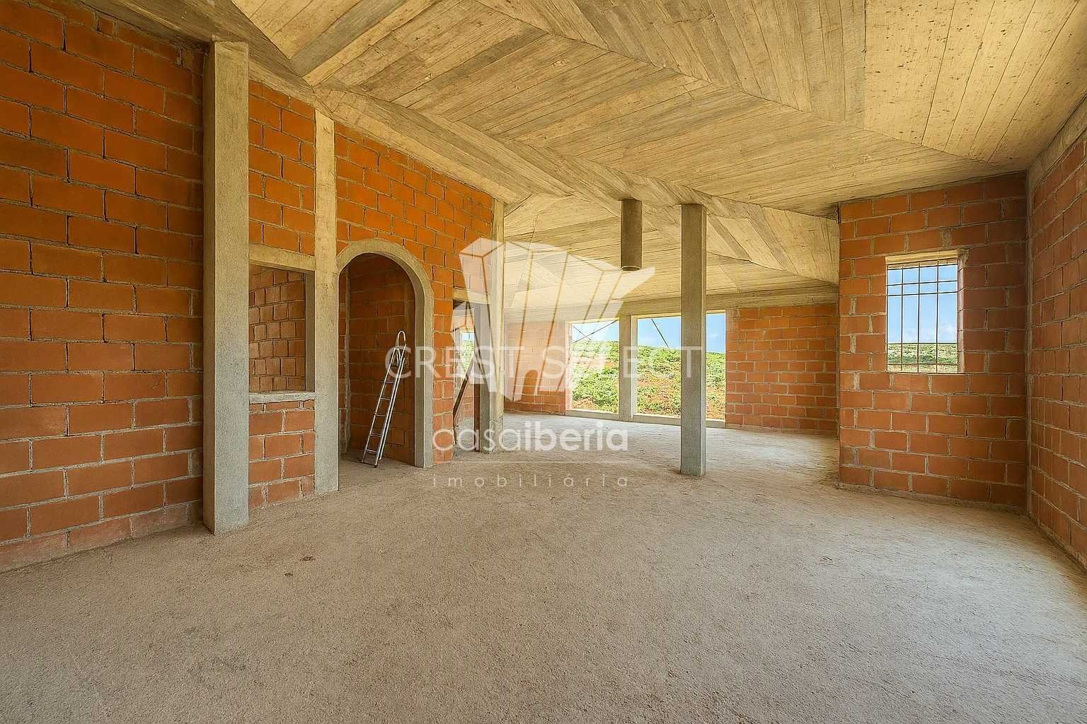 Spacious Family Haven House in Faro  with 4 bedrooms
