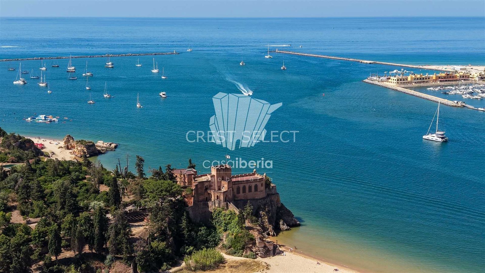 Modern Tranquil Oasis Apartment in Faro  with 3 bedrooms