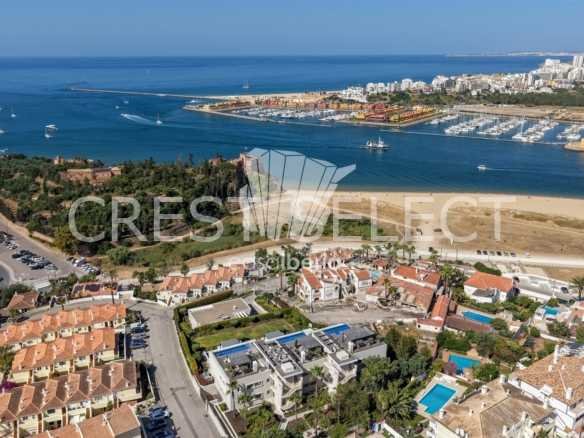 Luxurious Family Haven Apartment in Faro  with 3 bedrooms