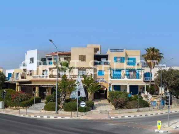 Minimalist Delight Apartments / Penthouses in Tombs Of The Kings with 1 bedrooms