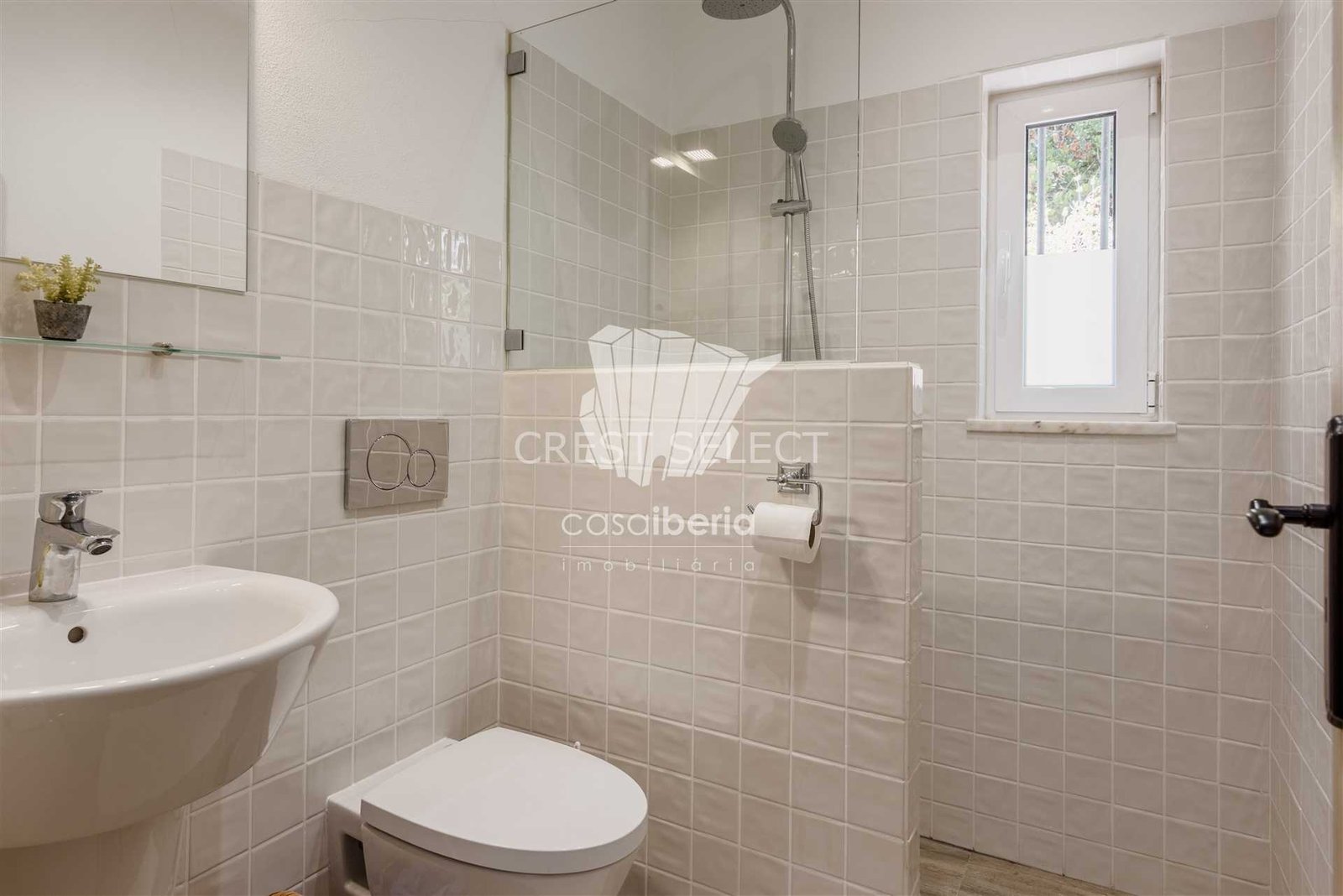 Spacious Family Haven House in Faro  with 4 bedrooms