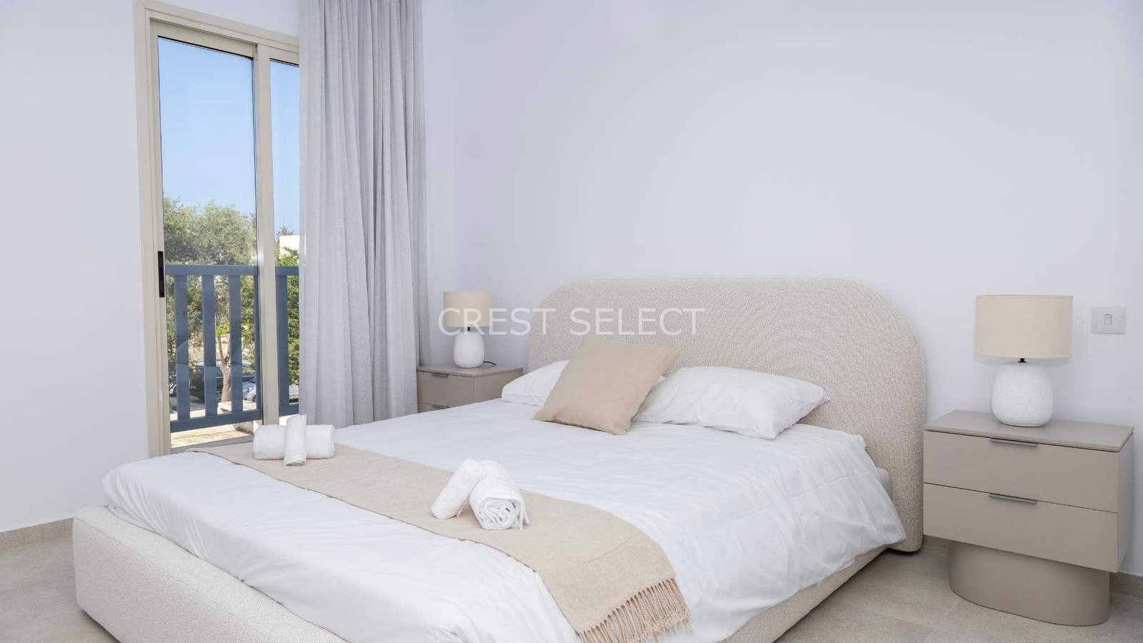 Inviting Family Abode Apartments / Penthouses in Kato Paphos with 2 bedrooms