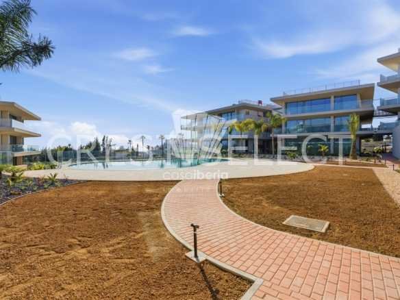 Generous Living Space Apartment in Faro  with 4 bedrooms