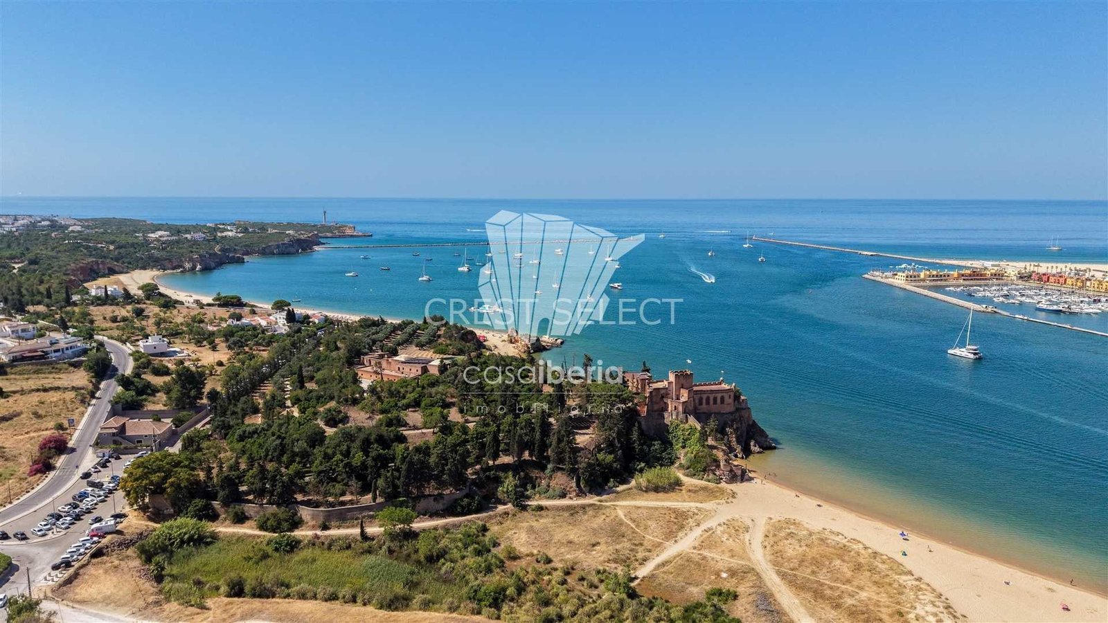 Modern Tranquil Oasis Apartment in Faro  with 3 bedrooms