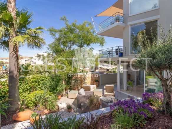Modern Tranquil Oasis Apartment in Faro  with 3 bedrooms