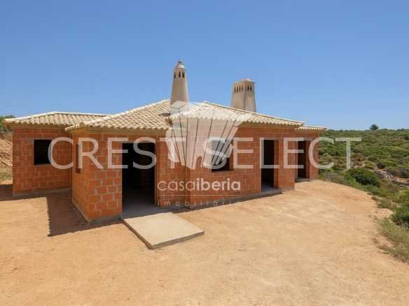 Spacious Family Haven House in Faro  with 4 bedrooms