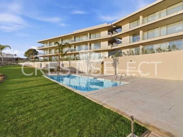 Generous Living Space Apartment in Faro  with 4 bedrooms