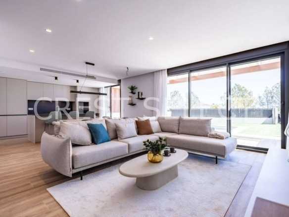 Luxurious Family Haven  in Polop with 3 bedrooms