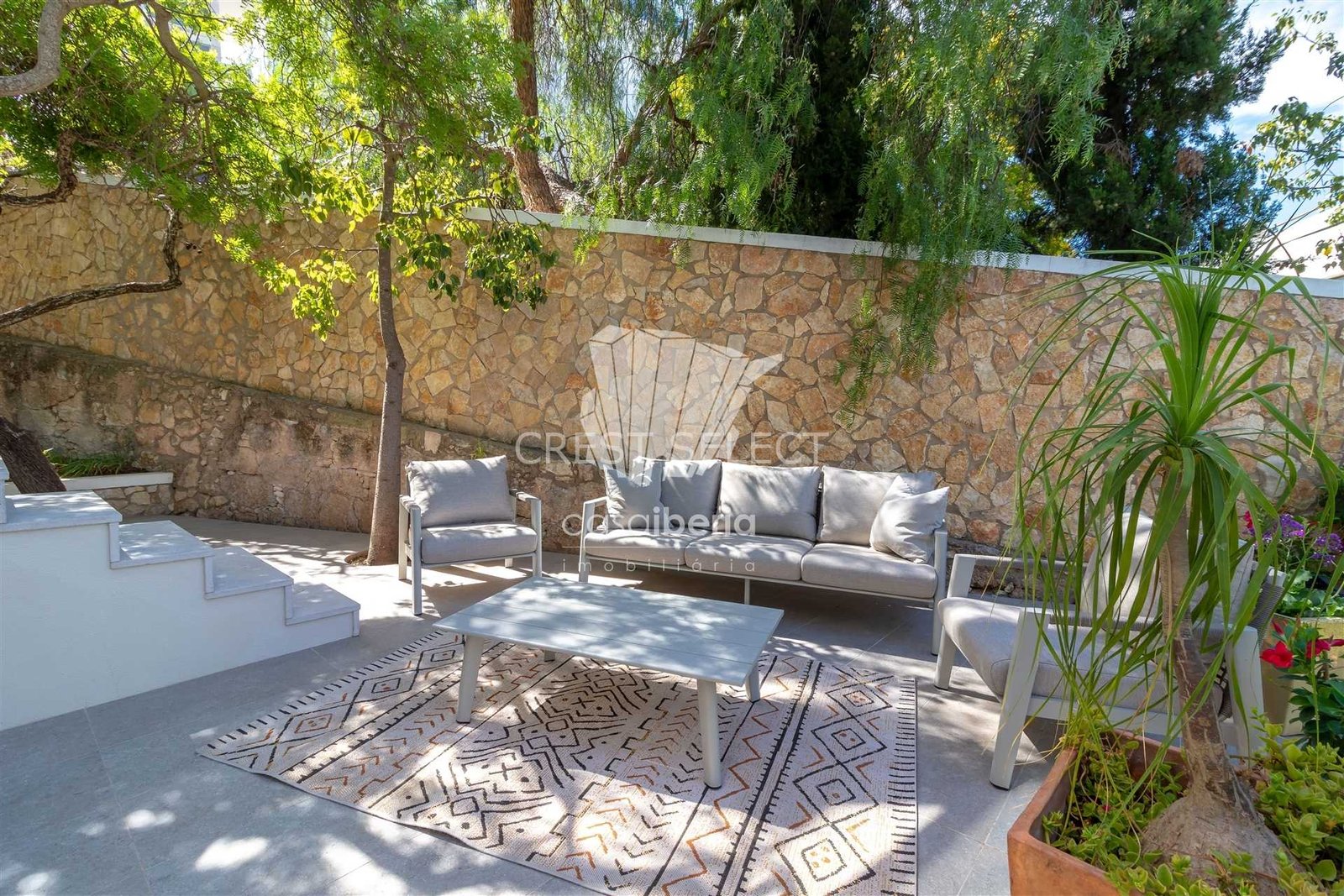 Modern Tranquil Oasis Apartment in Faro  with 3 bedrooms