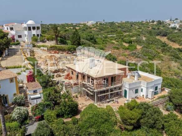 Spacious Family Haven House in Faro  with 4 bedrooms
