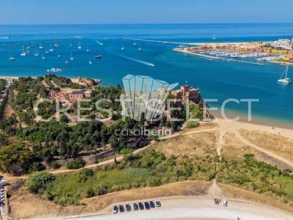 Modern Tranquil Oasis Apartment in Faro  with 3 bedrooms