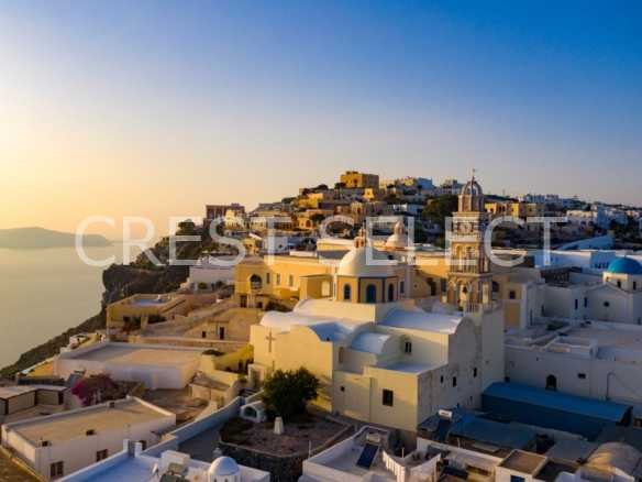 Desirable Villas / Houses in Santorini with 2.5 bedrooms