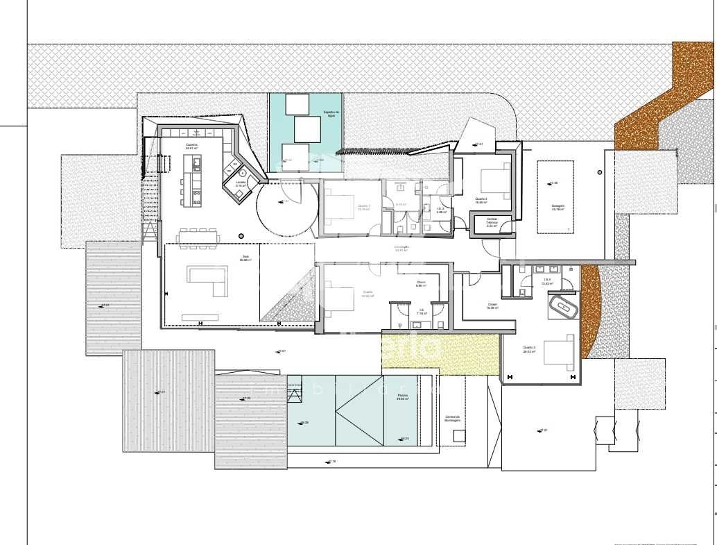 Generous Living Space Detached House in Faro  with 4 bedrooms