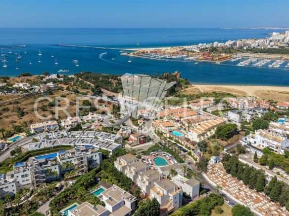 Modern Tranquil Oasis Apartment in Faro  with 3 bedrooms