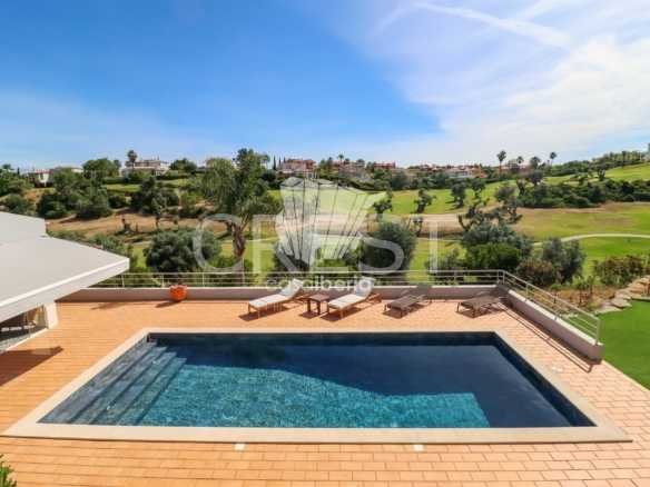 Relaxing Family Sanctuary House in Faro  with 3 bedrooms