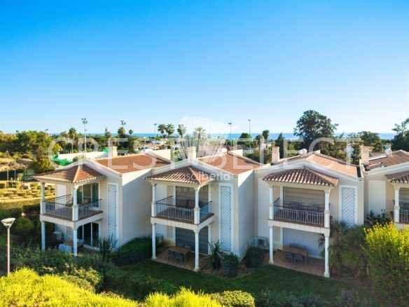 Sleek Family Residence Terraced House in Faro  with 2 bedrooms