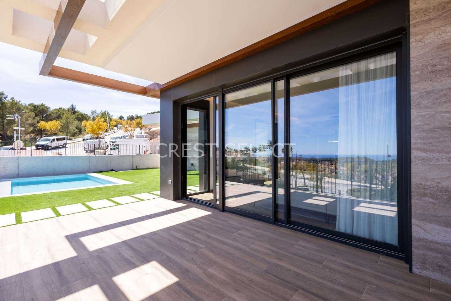 Luxurious Family Haven  in Polop with 3 bedrooms