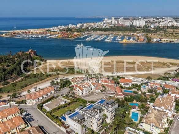 Luxurious Family Haven Apartment in Faro  with 3 bedrooms