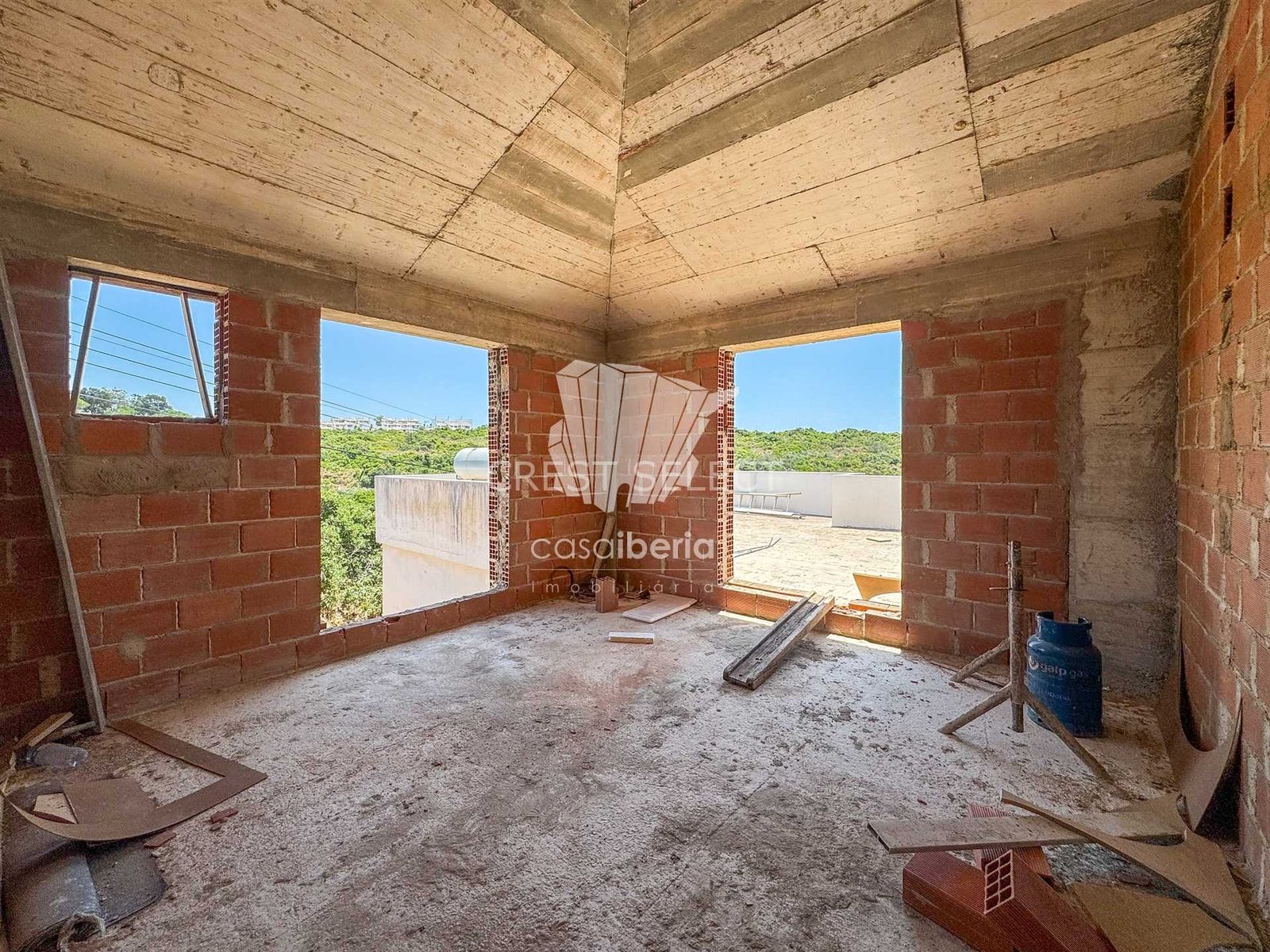 Spacious Family Haven House in Faro  with 4 bedrooms