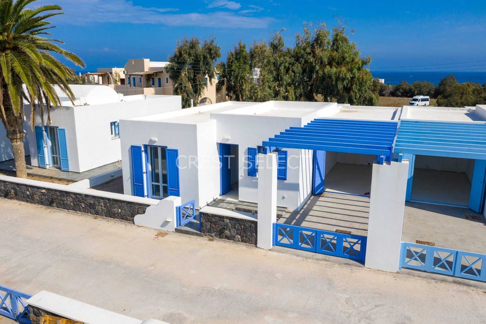 Desirable Villas / Houses in Santorini with 2.5 bedrooms