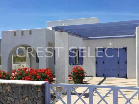 Desirable Villas / Houses in Santorini with 2.5 bedrooms