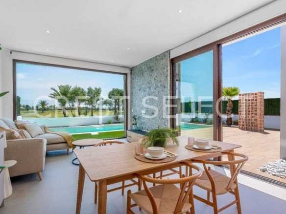 Flexible Living Space  in Los Alcázares with 3 bedrooms