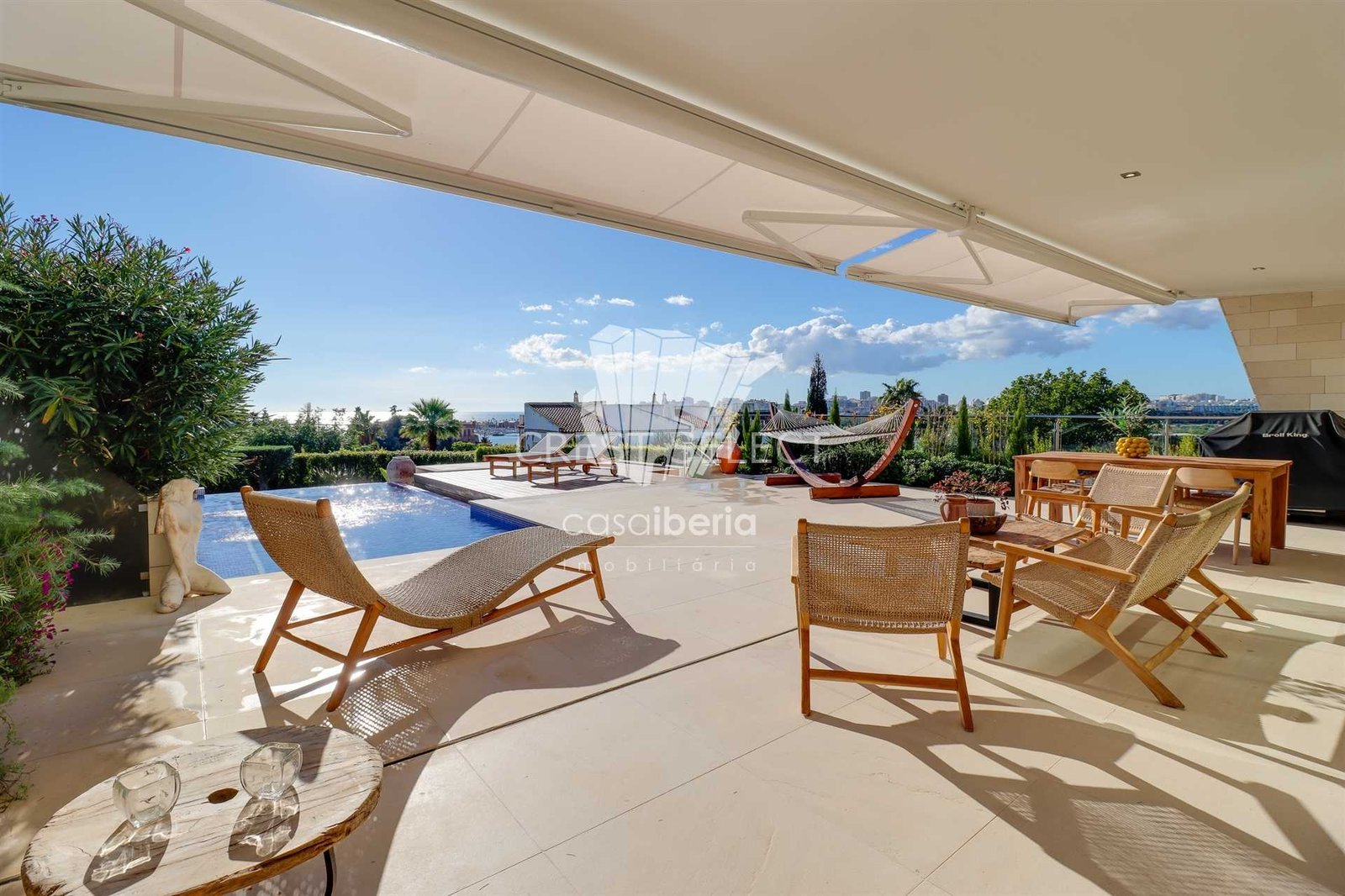 Luxurious Family Haven Apartment in Faro  with 3 bedrooms