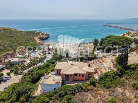 Spacious Family Haven House in Faro  with 4 bedrooms