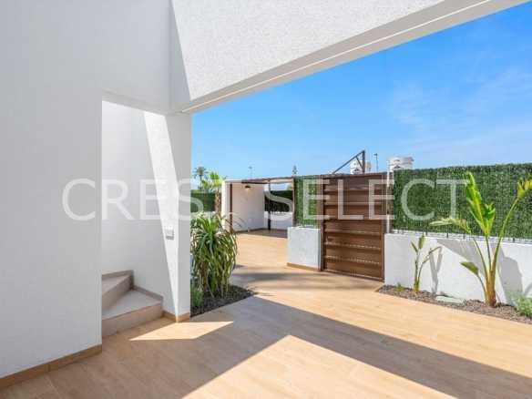 Flexible Living Space  in Los Alcázares with 3 bedrooms