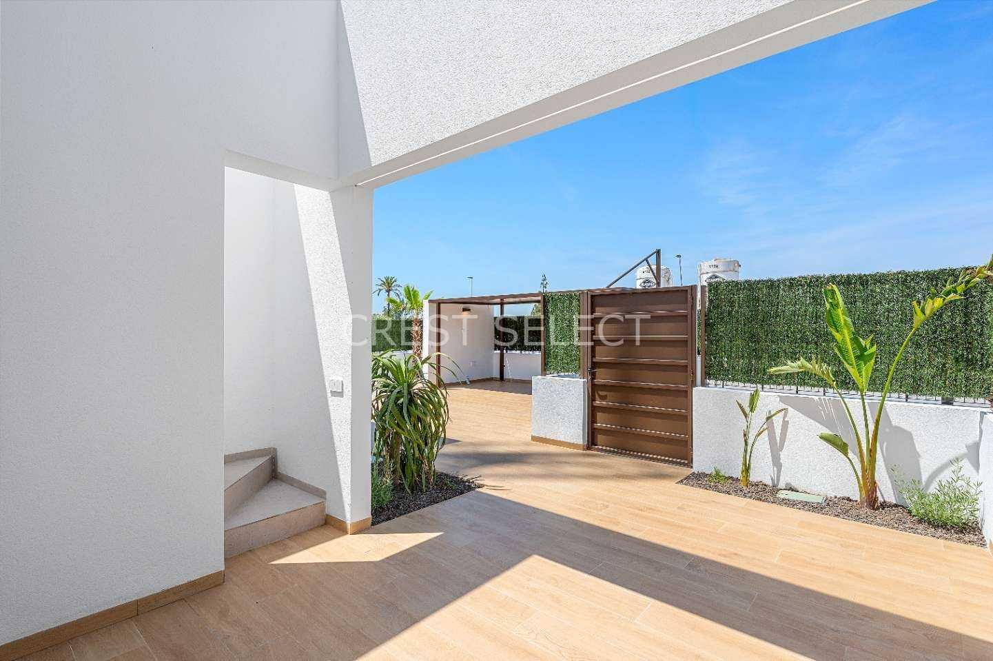 Flexible Living Space  in Los Alcázares with 3 bedrooms