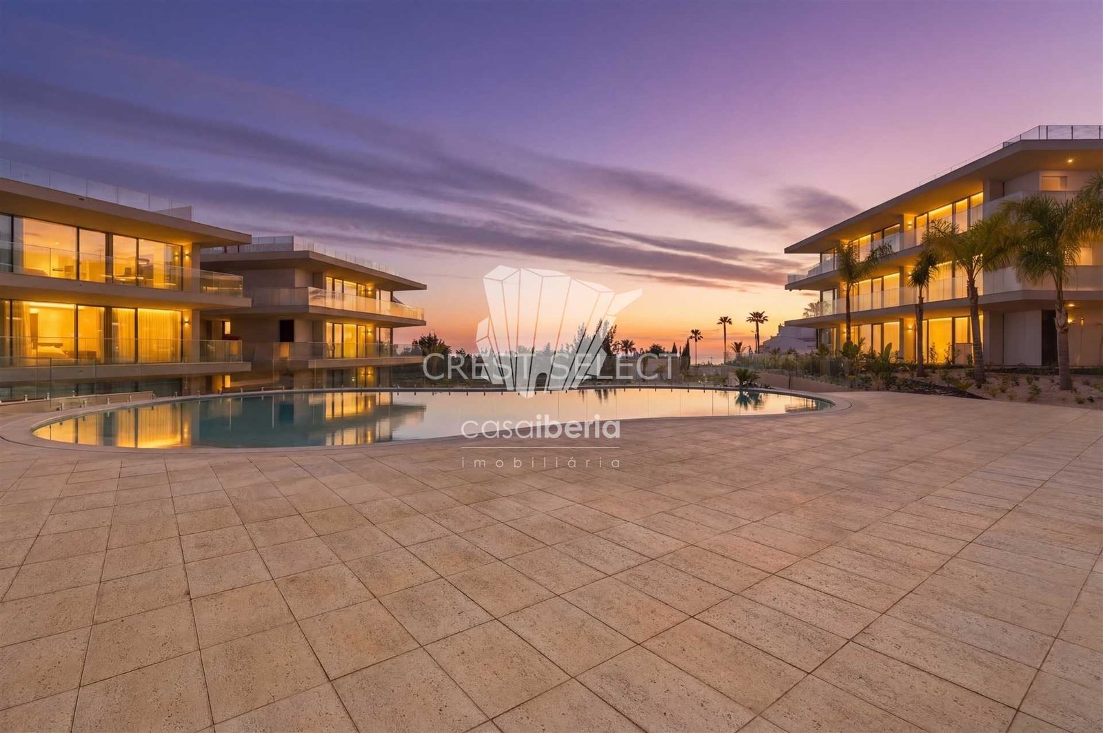 Generous Living Space Apartment in Faro  with 4 bedrooms