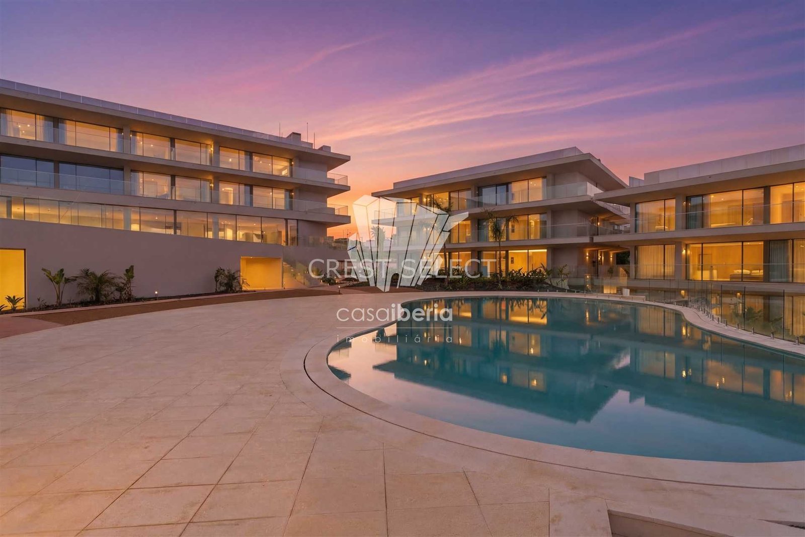 Generous Living Space Apartment in Faro  with 4 bedrooms