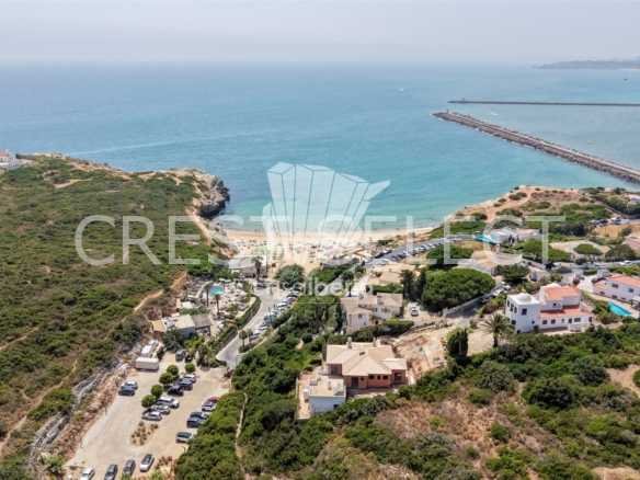 Spacious Family Haven House in Faro  with 4 bedrooms