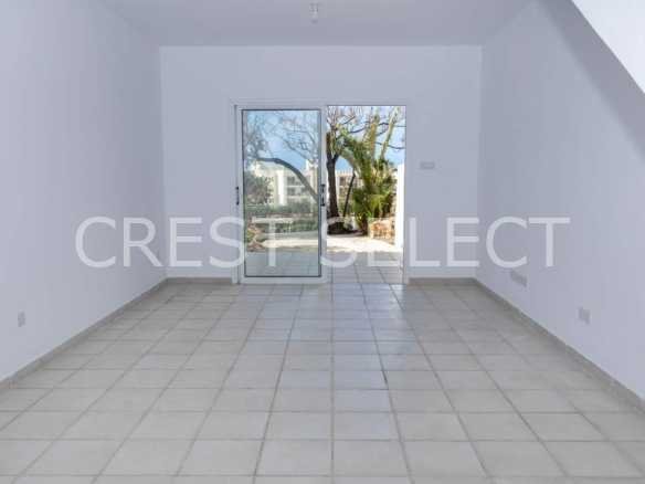 Easy-Care One-Bedroom Townhouses / Maisonettes in Tombs Of The Kings with 1 bedrooms