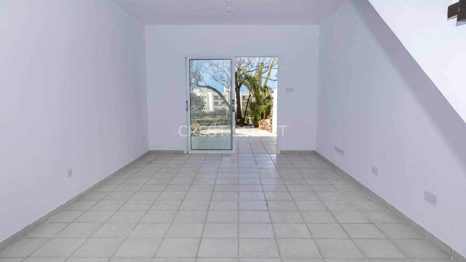 Easy-Care One-Bedroom Townhouses / Maisonettes in Tombs Of The Kings with 1 bedrooms