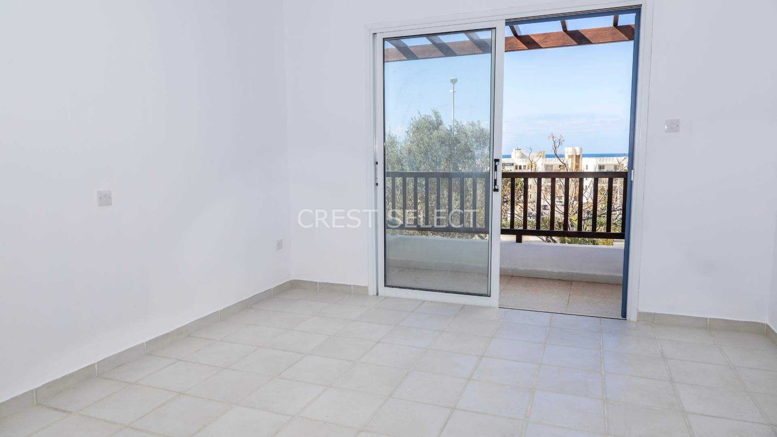 Easy-Care One-Bedroom Townhouses / Maisonettes in Tombs Of The Kings with 1 bedrooms