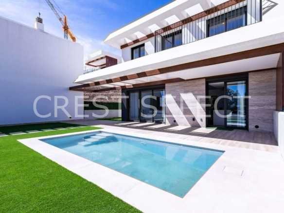 Luxurious Family Haven  in Polop with 3 bedrooms
