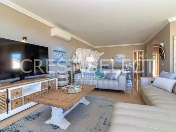 Modern Tranquil Oasis Apartment in Faro  with 3 bedrooms