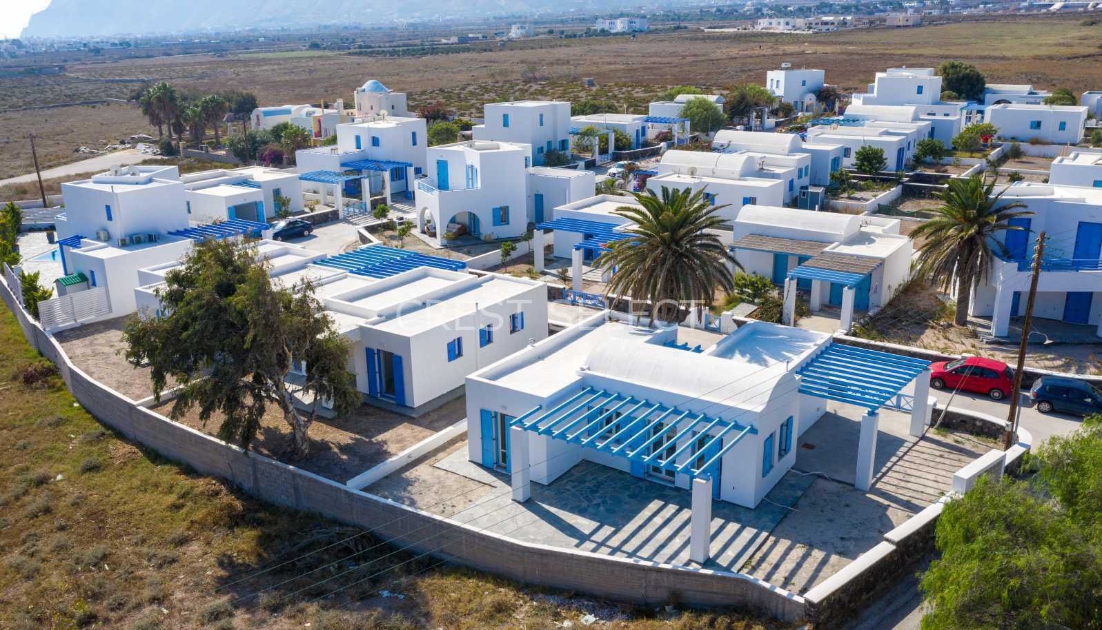 Stylish Villas / Houses in Santorini with 2.5 bedrooms