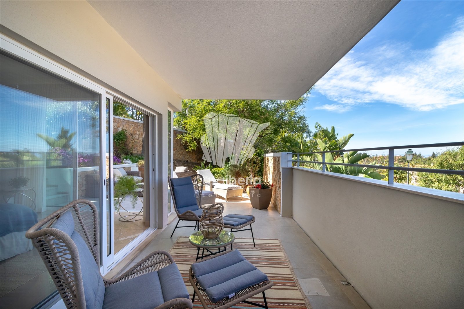 Modern Tranquil Oasis Apartment in Faro  with 3 bedrooms