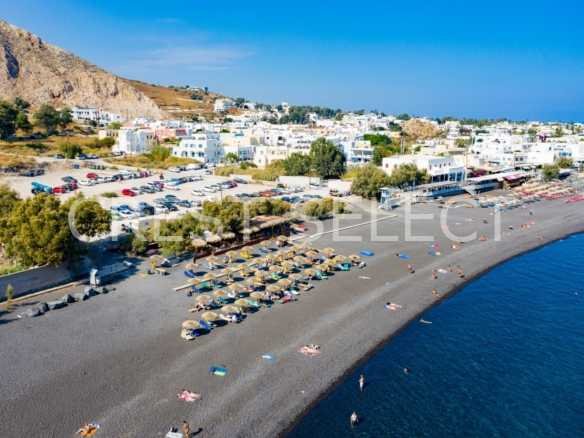 Desirable Villas / Houses in Santorini with 2.5 bedrooms