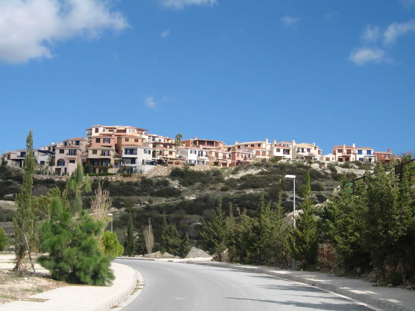 Modern Comfort Haven Villas / Houses in Tsada with 3 bedrooms
