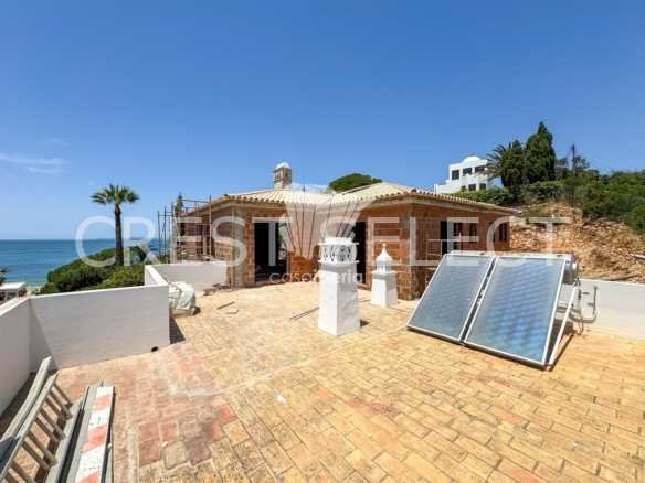 Spacious Family Haven House in Faro  with 4 bedrooms
