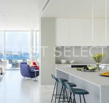 Sleek Family Residence Villas / Houses in Coral Bay with 3 bedrooms