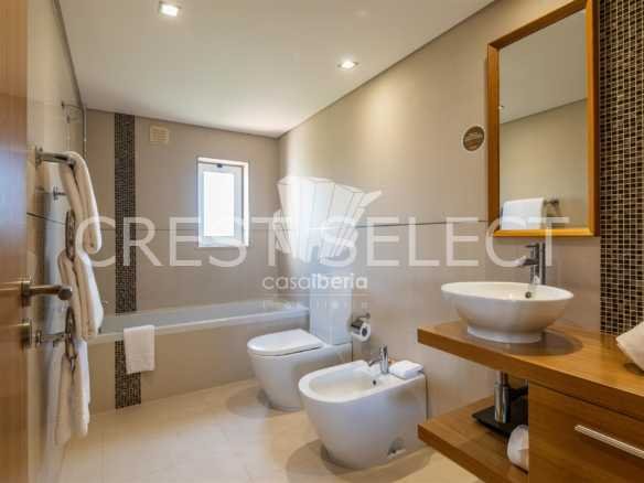 Sleek Family Residence Terraced House in Faro  with 2 bedrooms