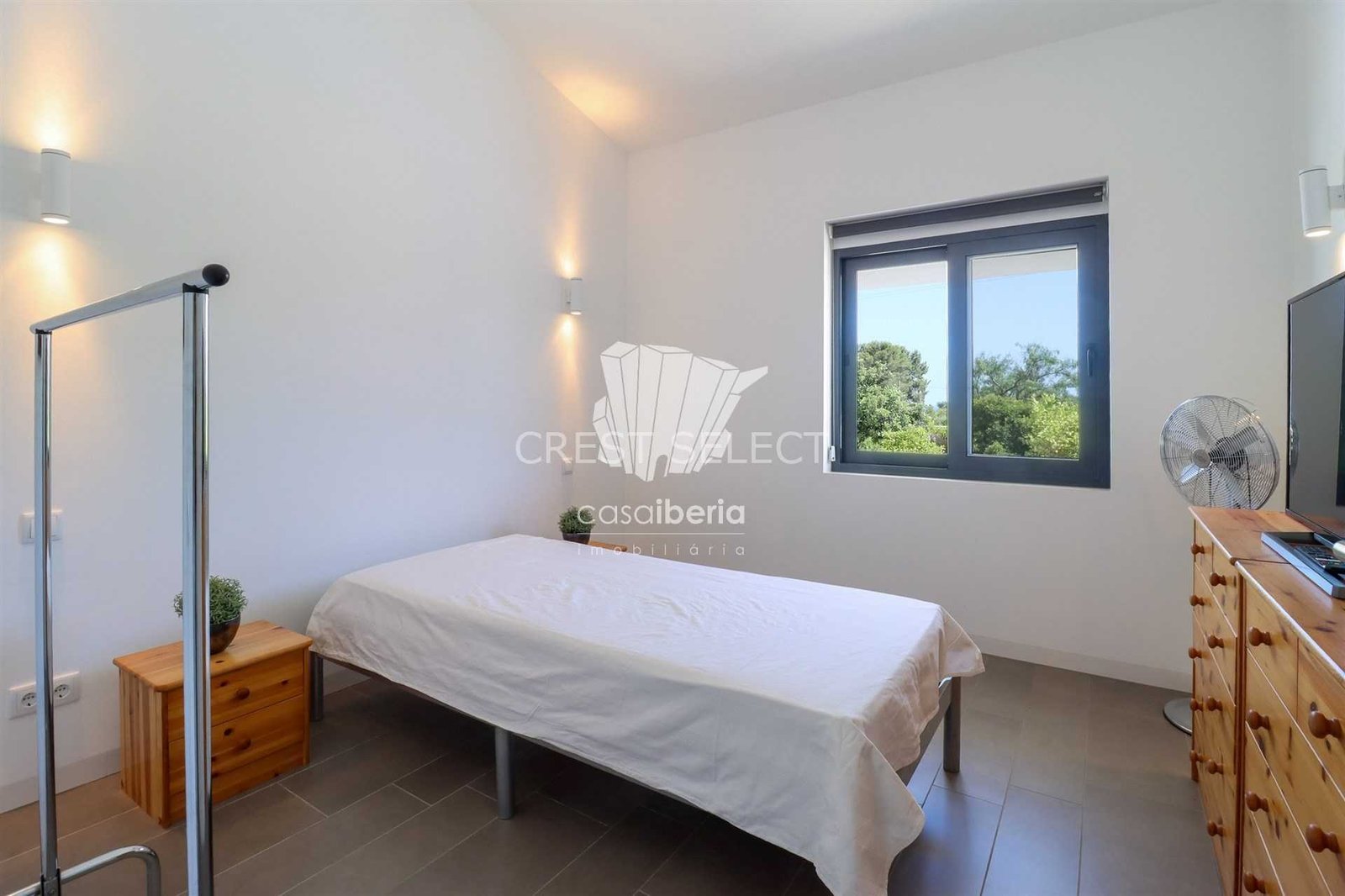 Spacious Family Haven House in Faro  with 4 bedrooms